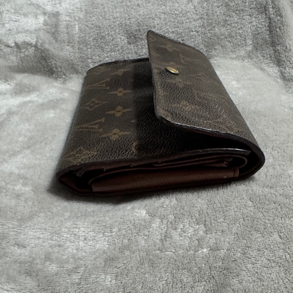 Louis Vuitton Brown Tri-Fold Wallet - Picture 4 of 5